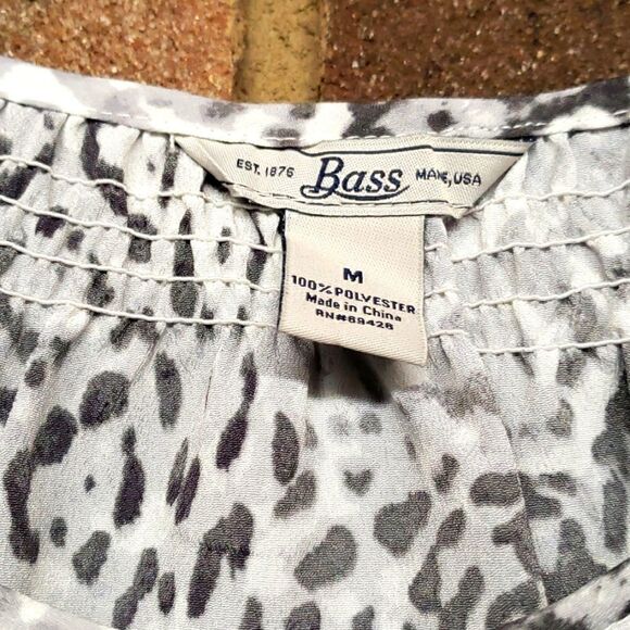 GH Bass Womens Boho Animal Print Keyhole Blouse Tunic Size Medium Vintage EUC - Picture 4 of 6